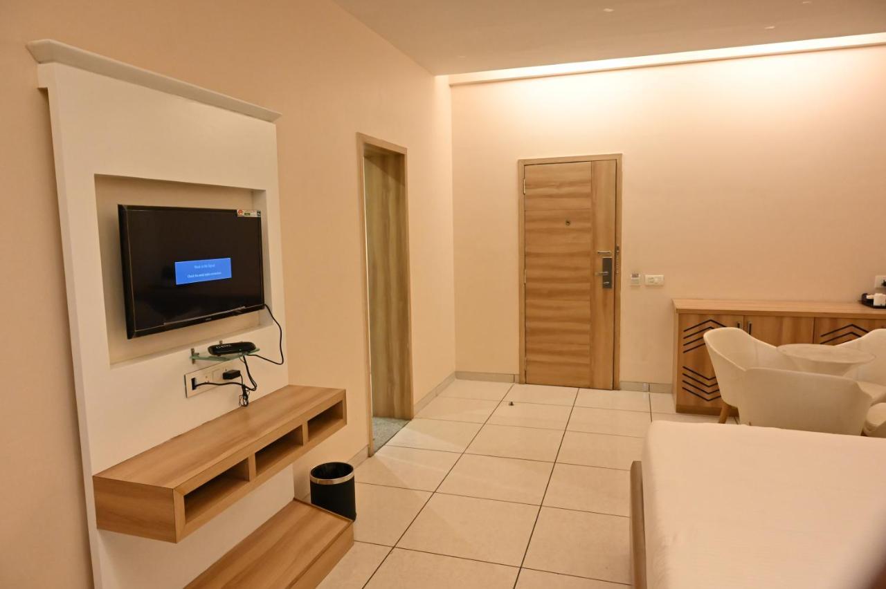 Rang Lords Inn Bharuch Экстерьер фото