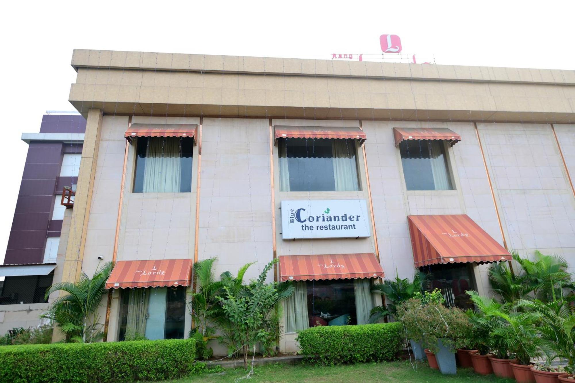Rang Lords Inn Bharuch Экстерьер фото