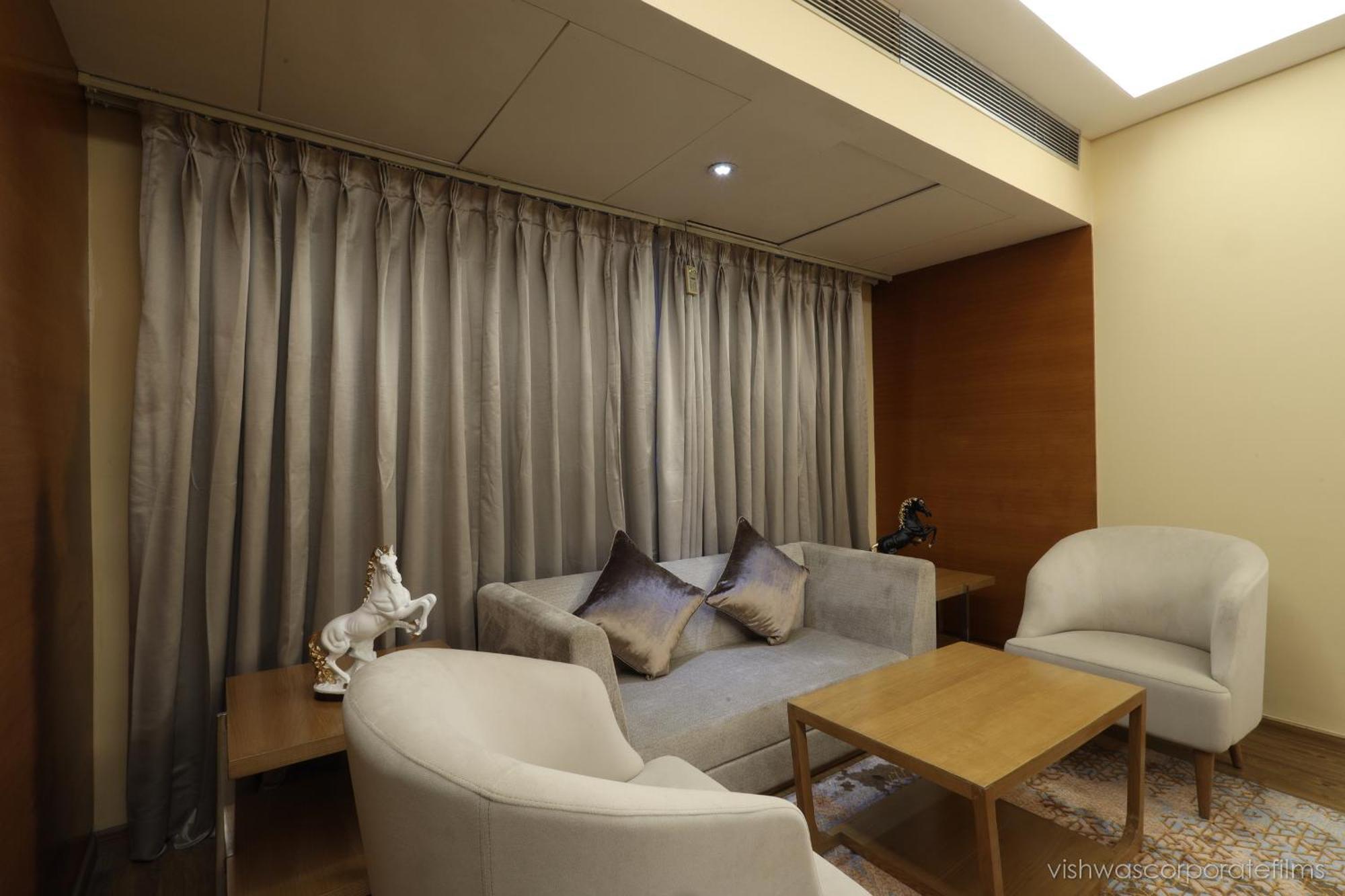 Rang Lords Inn Bharuch Экстерьер фото