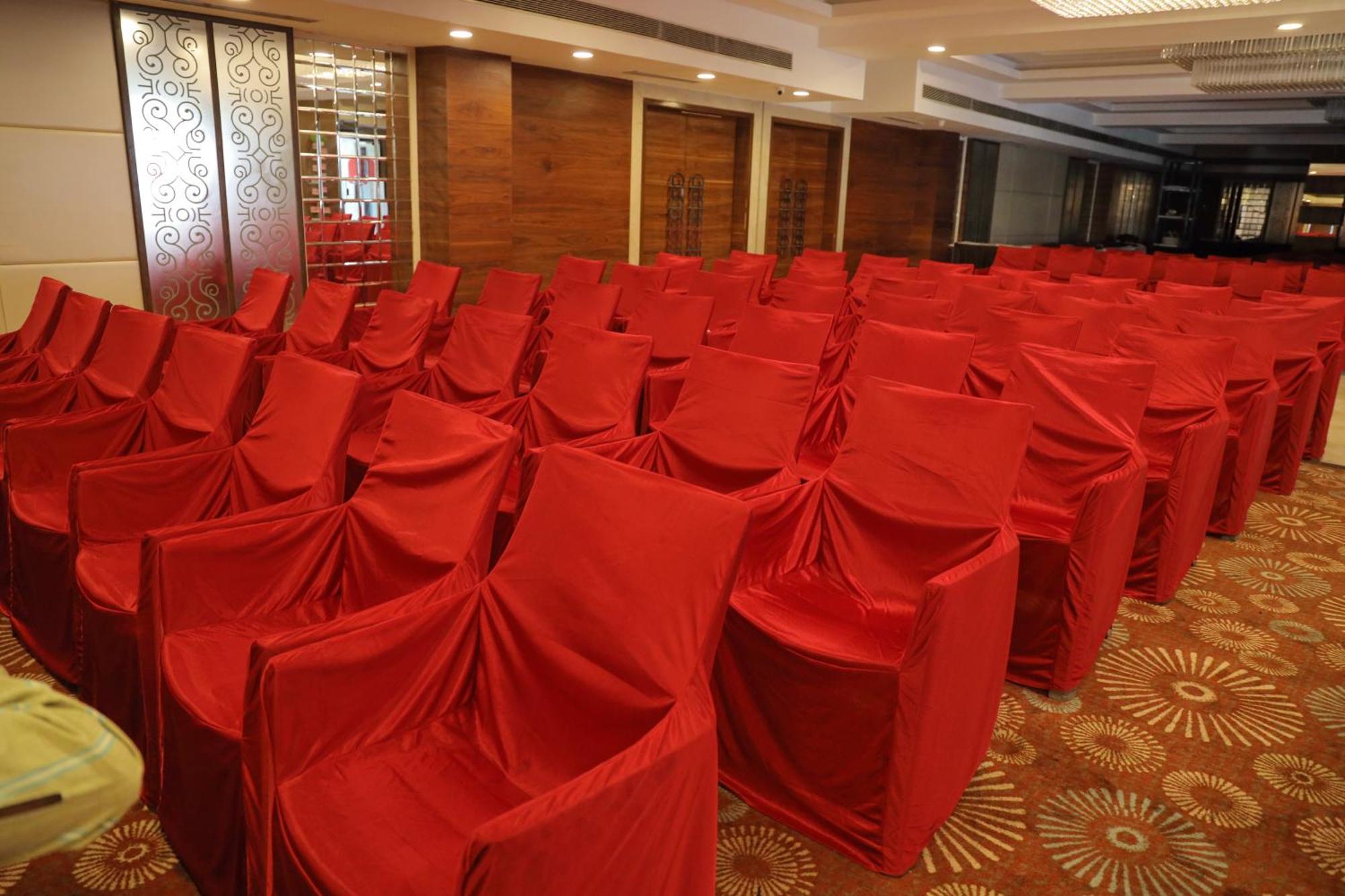 Rang Lords Inn Bharuch Экстерьер фото