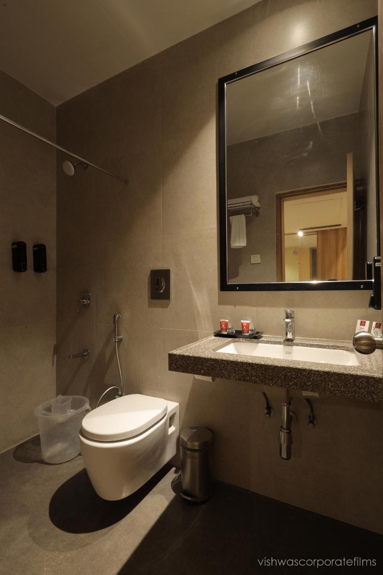 Rang Lords Inn Bharuch Экстерьер фото