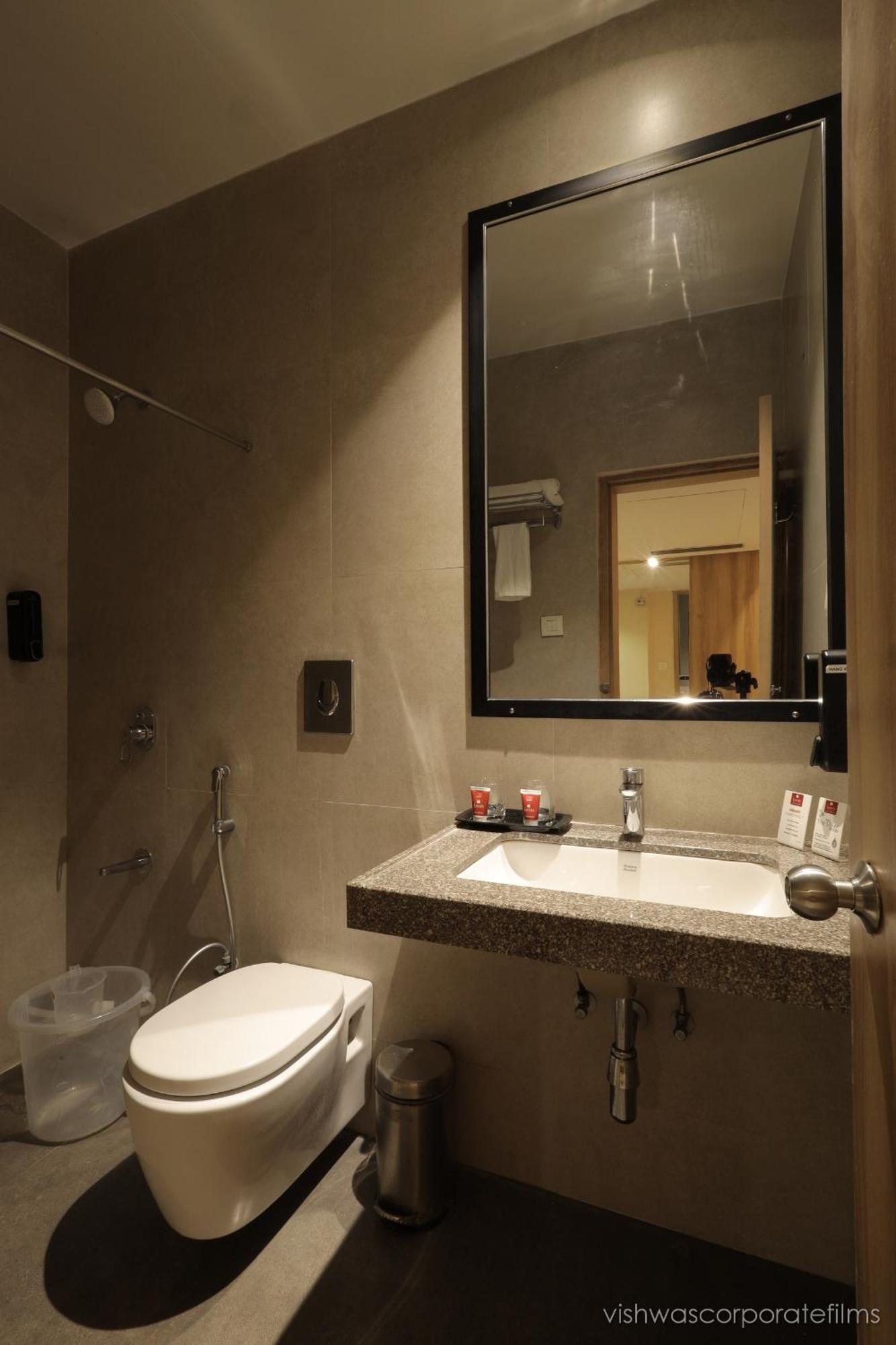 Rang Lords Inn Bharuch Экстерьер фото